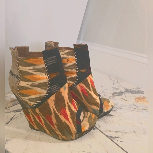 ALDO Wedge Bootie - Picture 3 of 7